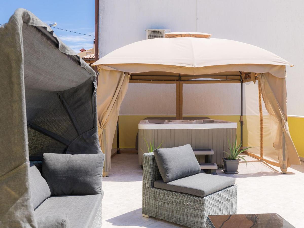 Holiday Home Evelina By Interhome Liznjan Bagian luar foto