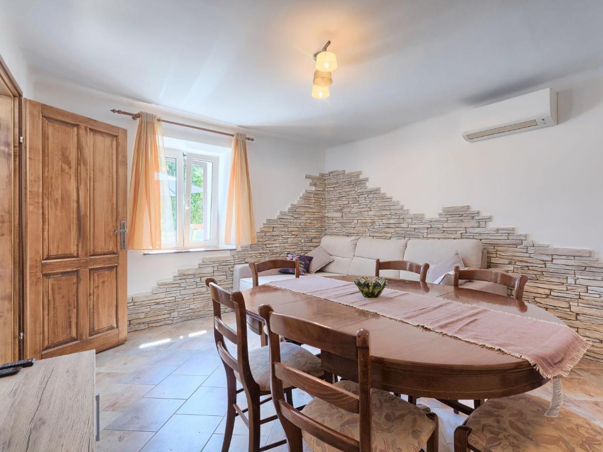 Holiday Home Evelina By Interhome Liznjan Bagian luar foto