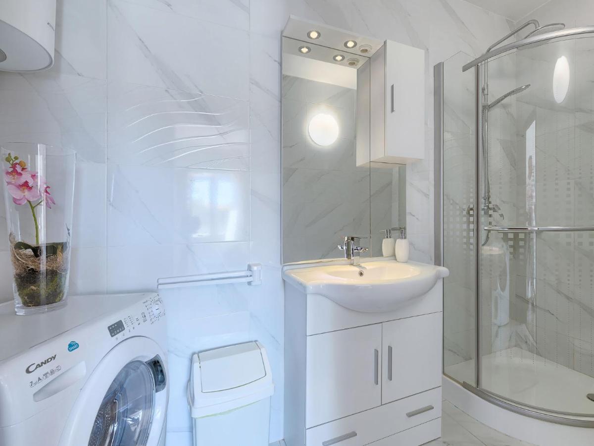 Holiday Home Evelina By Interhome Liznjan Bagian luar foto